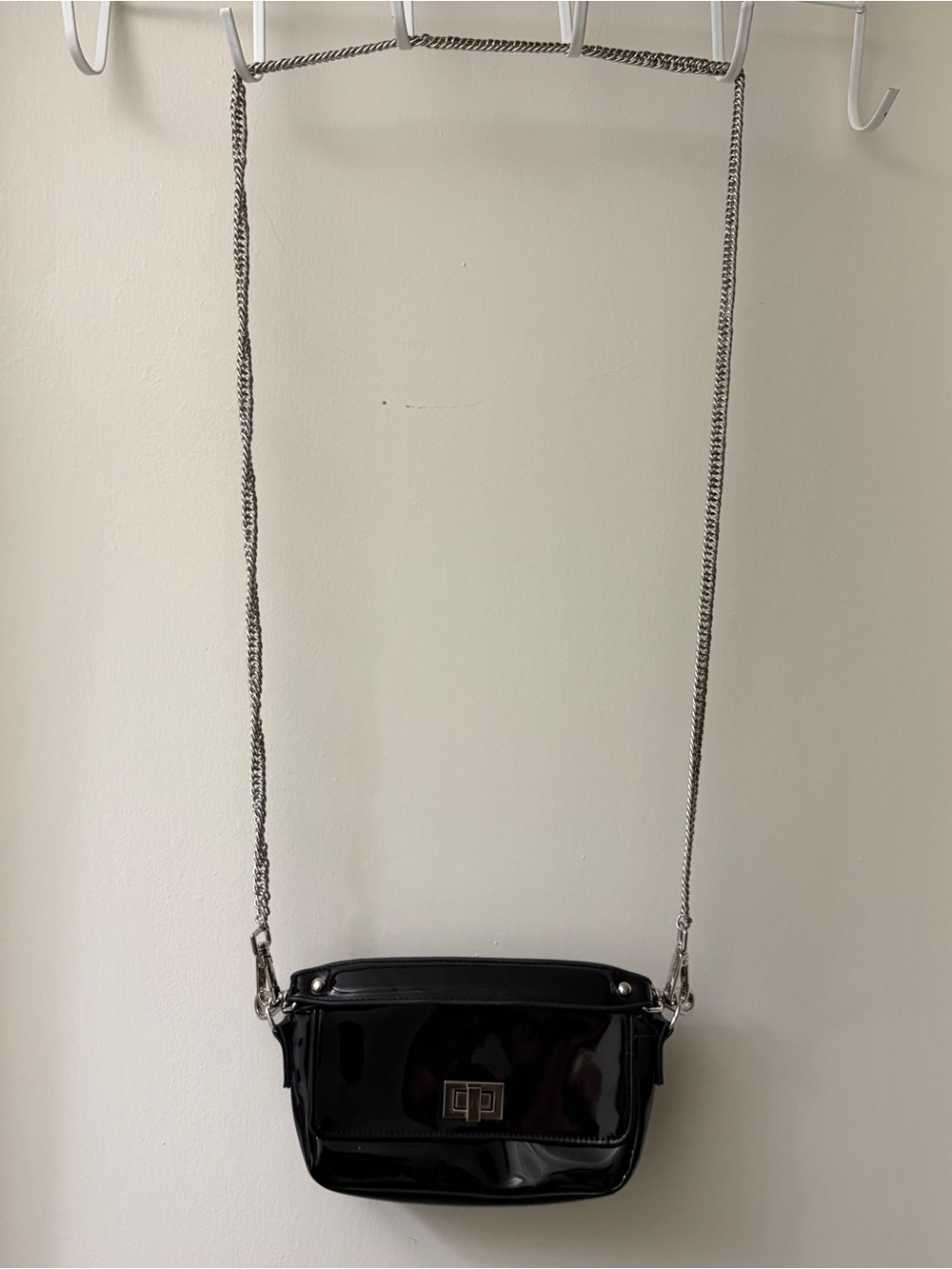 Steve Madden Black Patent Crossbody with Silver Chain - Picture 7 of 7